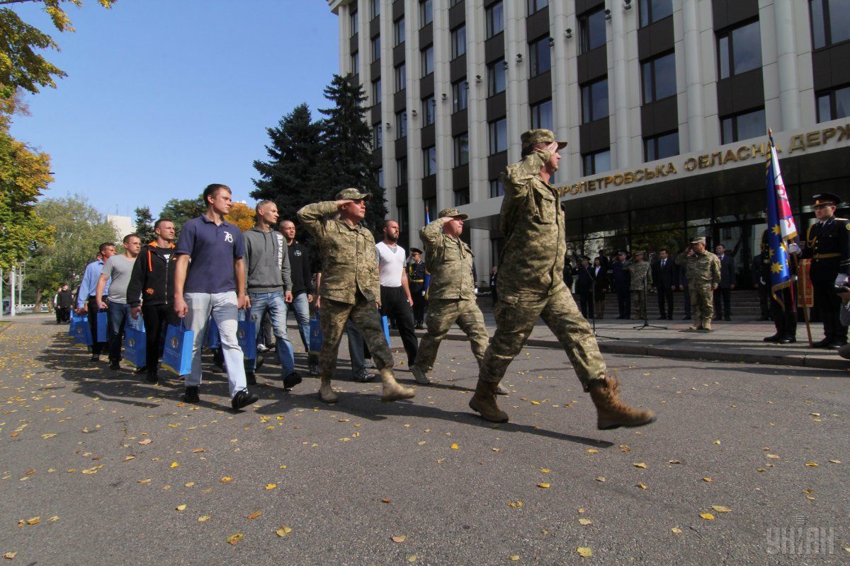 Призывники обязаны сообщить военкомат об изменении места жительства или работы, даже если речь идет о выезде за пределы Украины